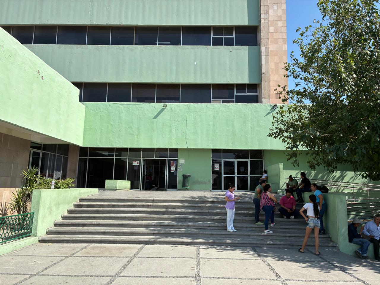 Protestan por falta de climas en IMSS