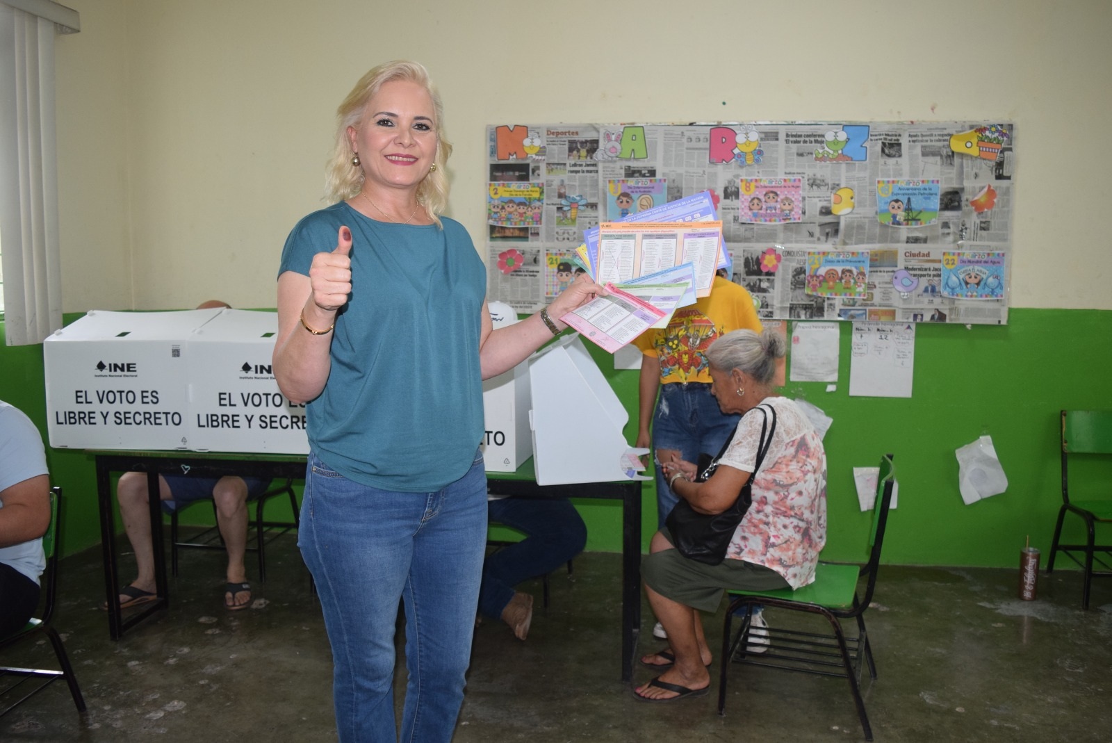 Participa alcaldesa de Múzquiz en histórica jornada electoral