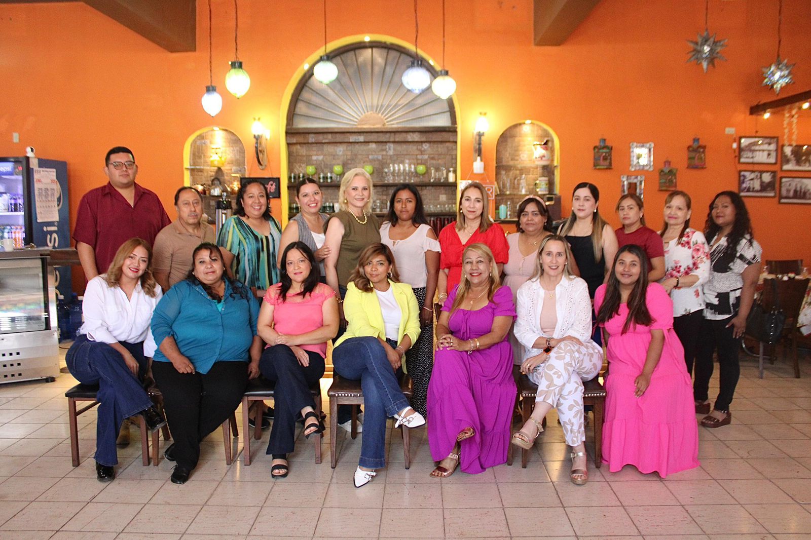 Reconoce Laura labor de los bibliotecarios