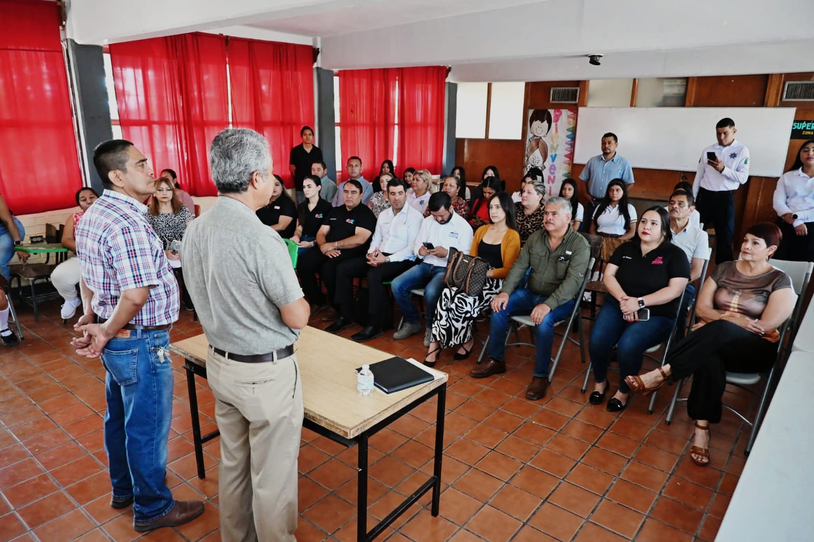 Concientizan a jóvenes sobre riesgos escolares