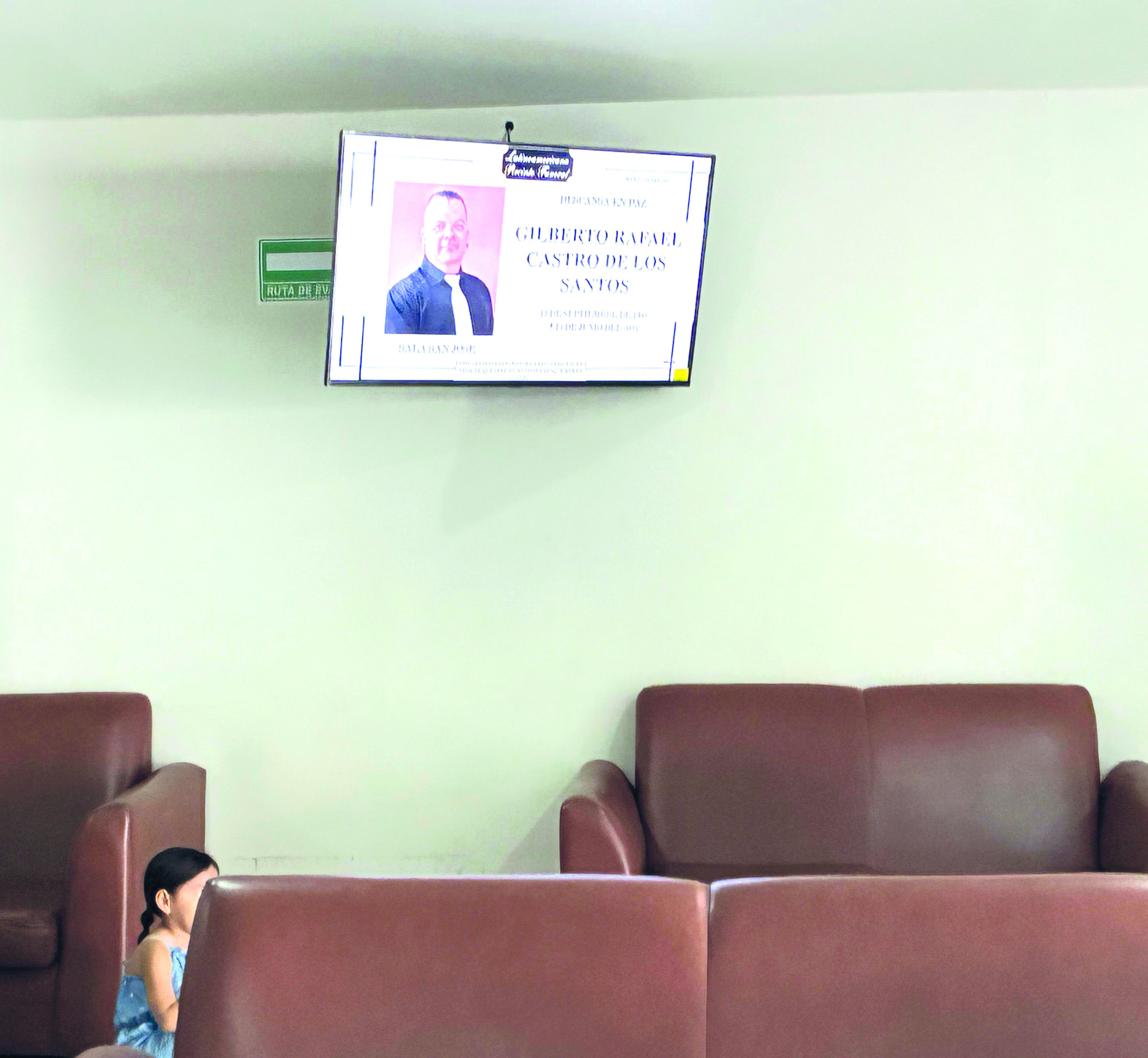A puerta cerrada velan a Gilberto
