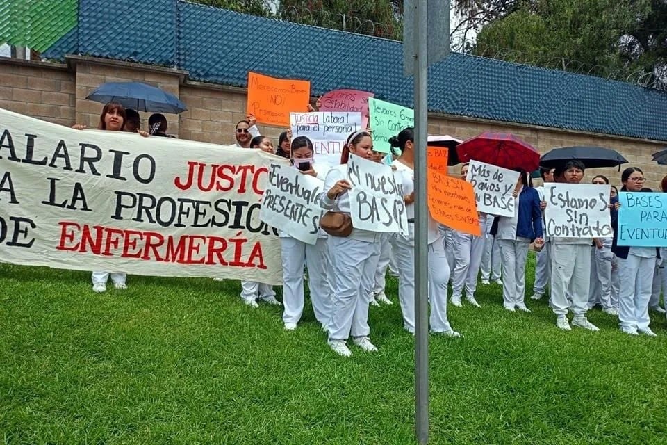 Protesta personal de salud ante Sheinbaum; culpa a Birmex
