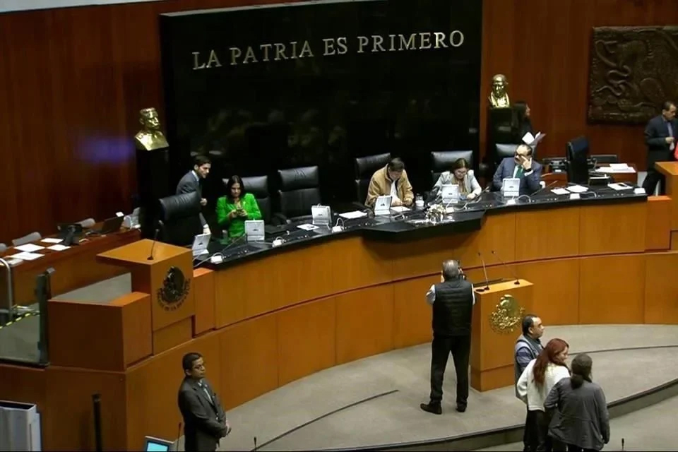 Aprueba Senado ley que simplifica trámites