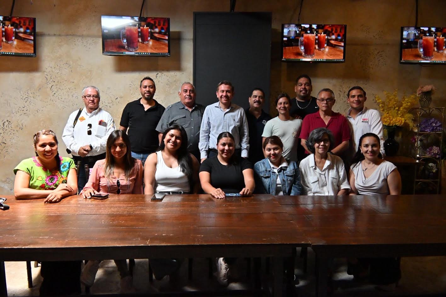 Reconoce Hugo Lozano la labor de periodistas