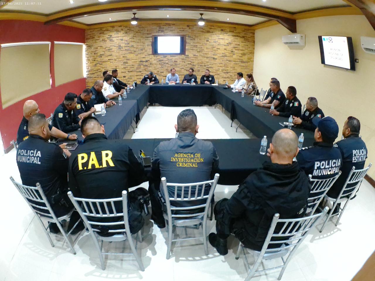 Preside Hugo la junta regional de seguridad