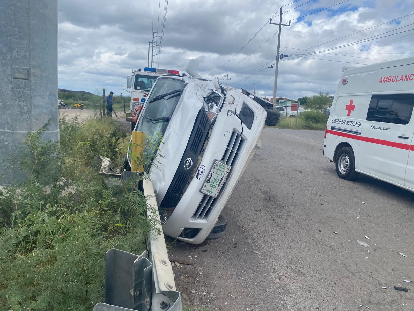 Protagoniza taxista fuerte choque en NR