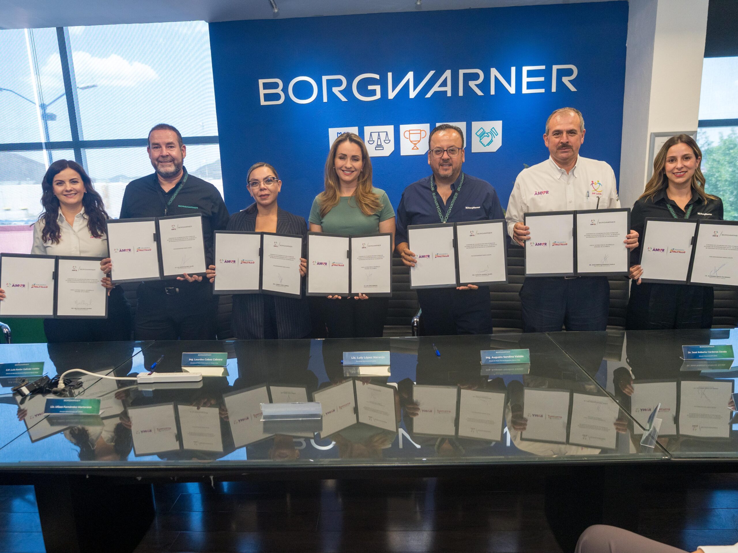 Firman convenio de colaboración DIF Saltillo y la empresa Borgwarner