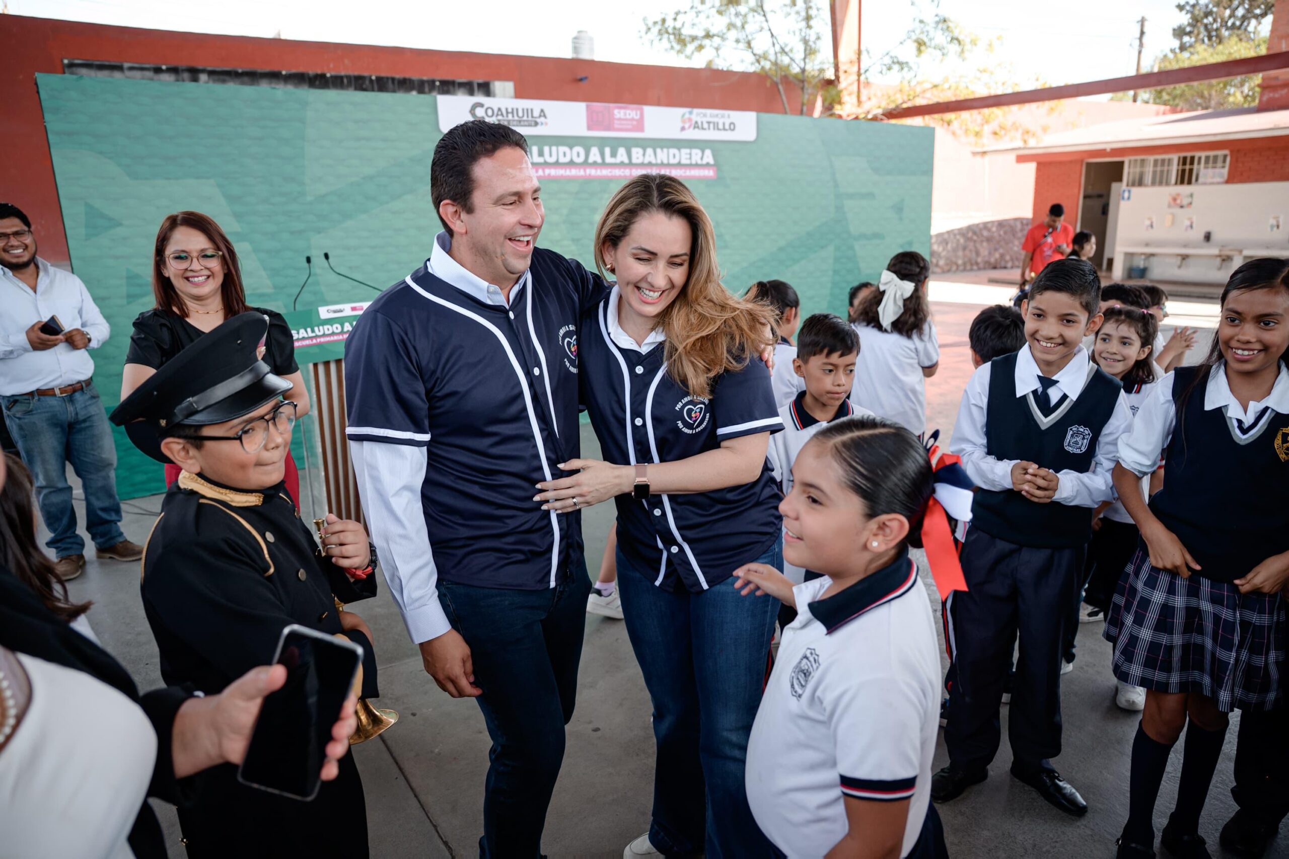 Llevan Javier y Luly «Amor en Movimiento» a primaria Francisco González Bocanegra