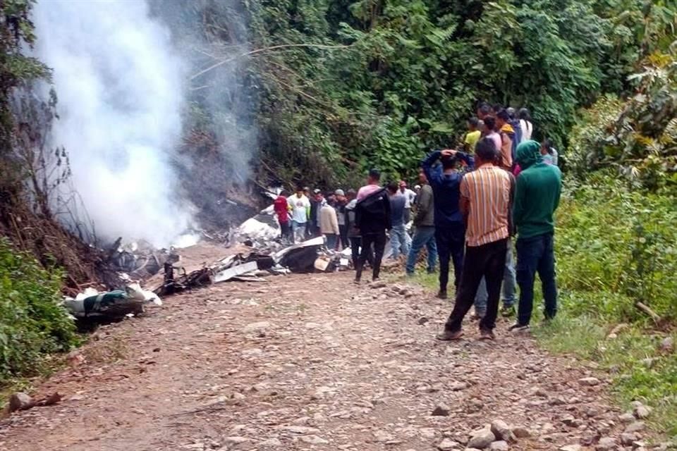 Cae avioneta usada contra gusano barrenador; mueren 3