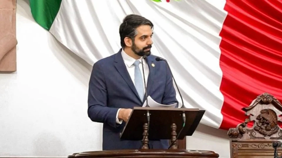 Detienen al diputado de Coahuila Antonio Attolini tras enfrentamiento con ciudadano en Torreón; alega que fue agredido primero