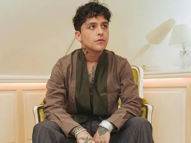 Christian Nodal lanzará su propia marca de ropa con estilo vaquero-gótico