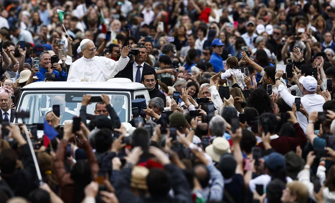 «La paz volverá si dejamos de movernos como predadores», afirma el papa León XIV; llama a no consumir el mundo «con voracidad»