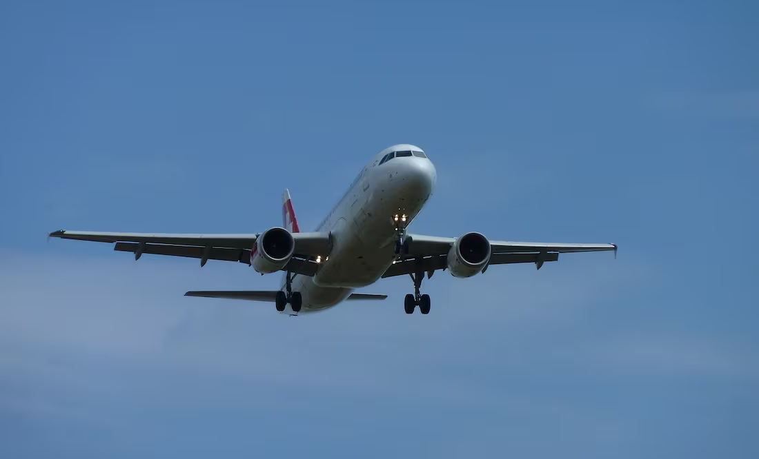 Estados Unidos ofrece evacuar a sus ciudadanos en Israel con aviones y barcos, continúa el conflicto con Irán