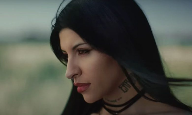 Cazzu revela que grupo de corridos rechazó hacer una colaboración con ella