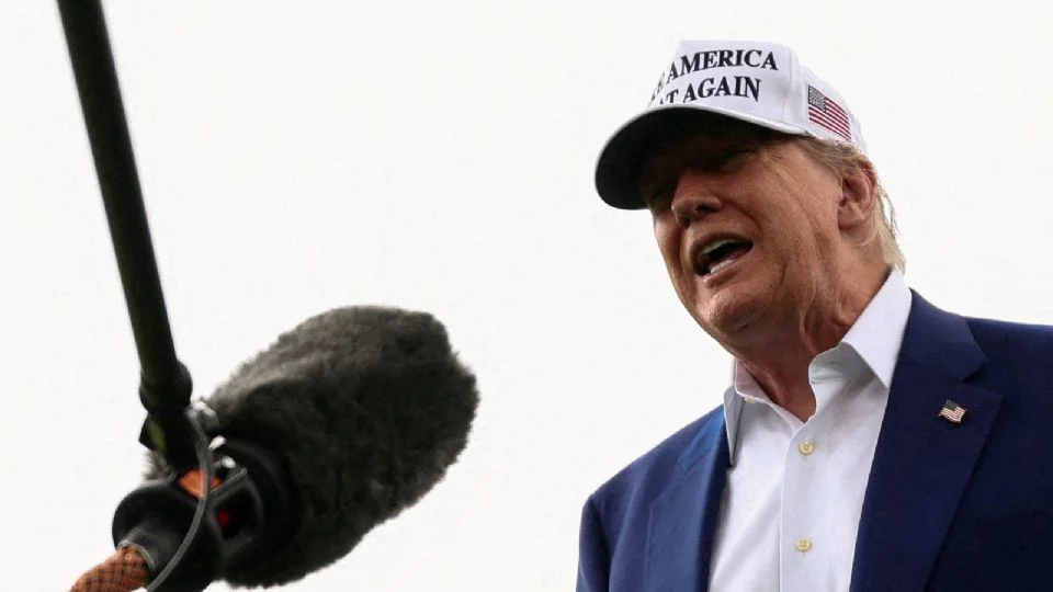 Trump afirma que Irán lo buscó para negociar; «ningún funcionario ha pedido humillarse ante la Casa Blanca», revira Teherán