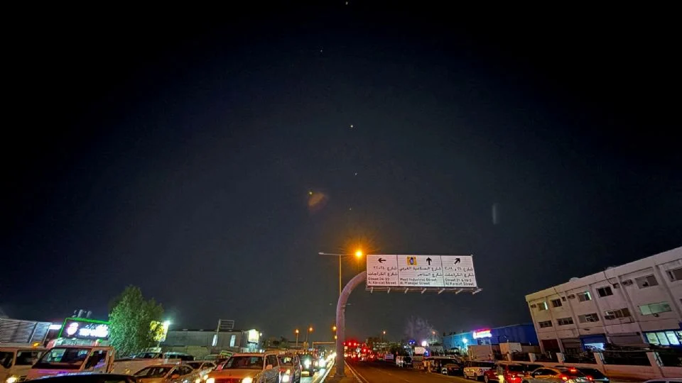 Kuwait, Irak y Baréin cierran su espacio aéreo ante ataque iraní contra Qatar
