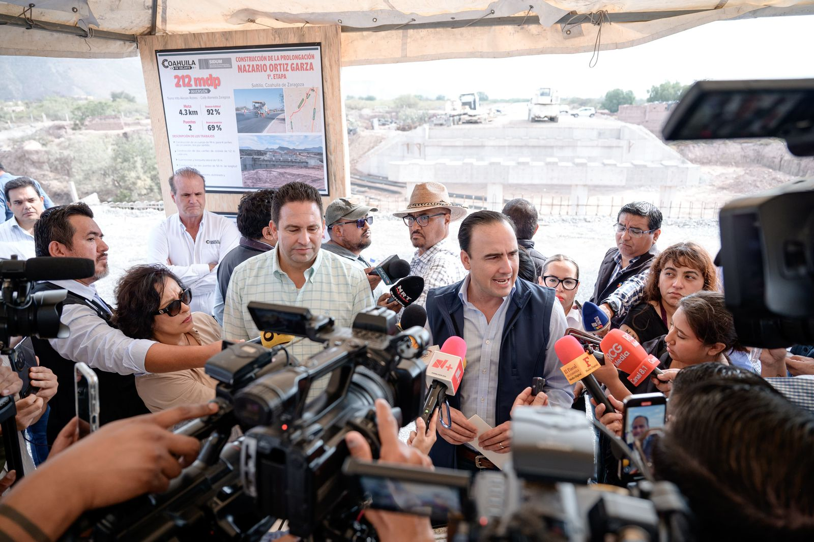 INVIRTIENDO 2 MIL MDP AVANZAN GRANDES OBRAS EN COAHUILA: MANOLO