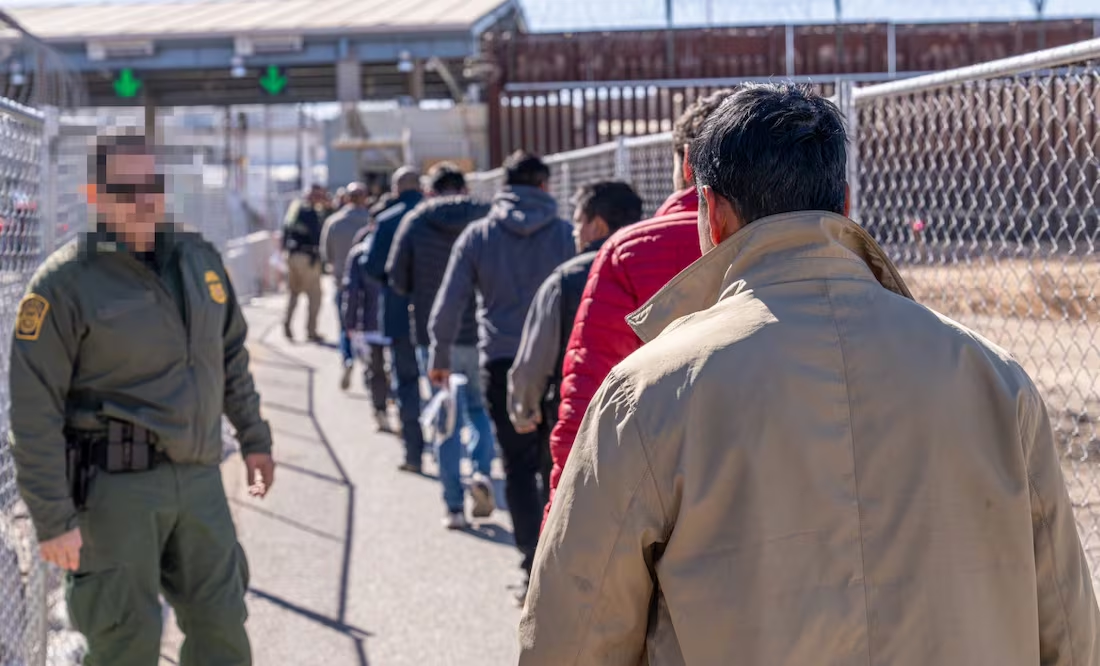 Más de 3 mil migrantes se han autodeportado de EU con la app CBP Home, reportan; consideran que medida será más atractiva ante redadas