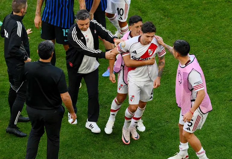 En River se quejan de los goles de Monterrey