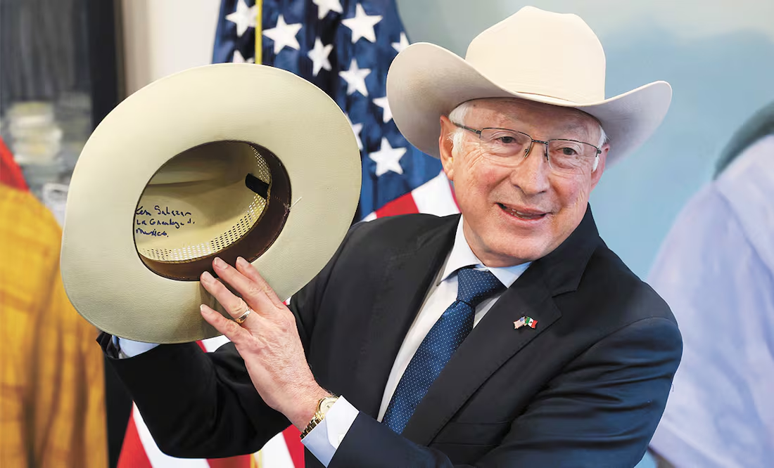 Ken Salazar: Falta de respeto incluir a México en lista de enemigos de EU; «somos socios, somos familia», dice