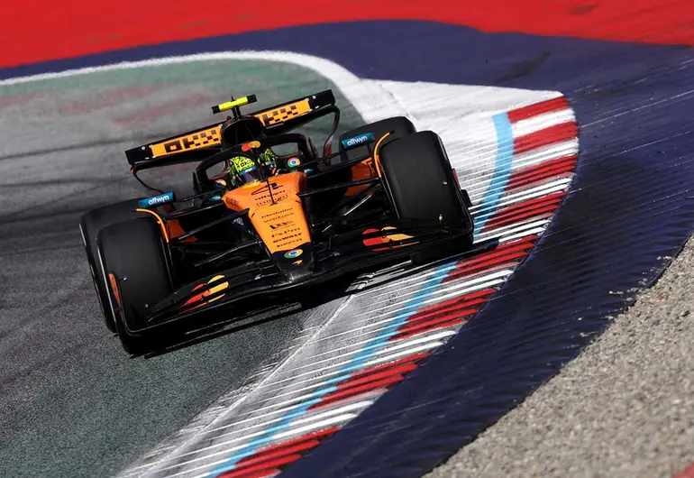 Lando Norris triunfa en Austria y Verstappen abandonó