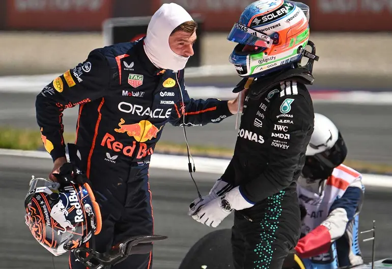 Antonelli se disculpa con Verstappen tras choque en Austria