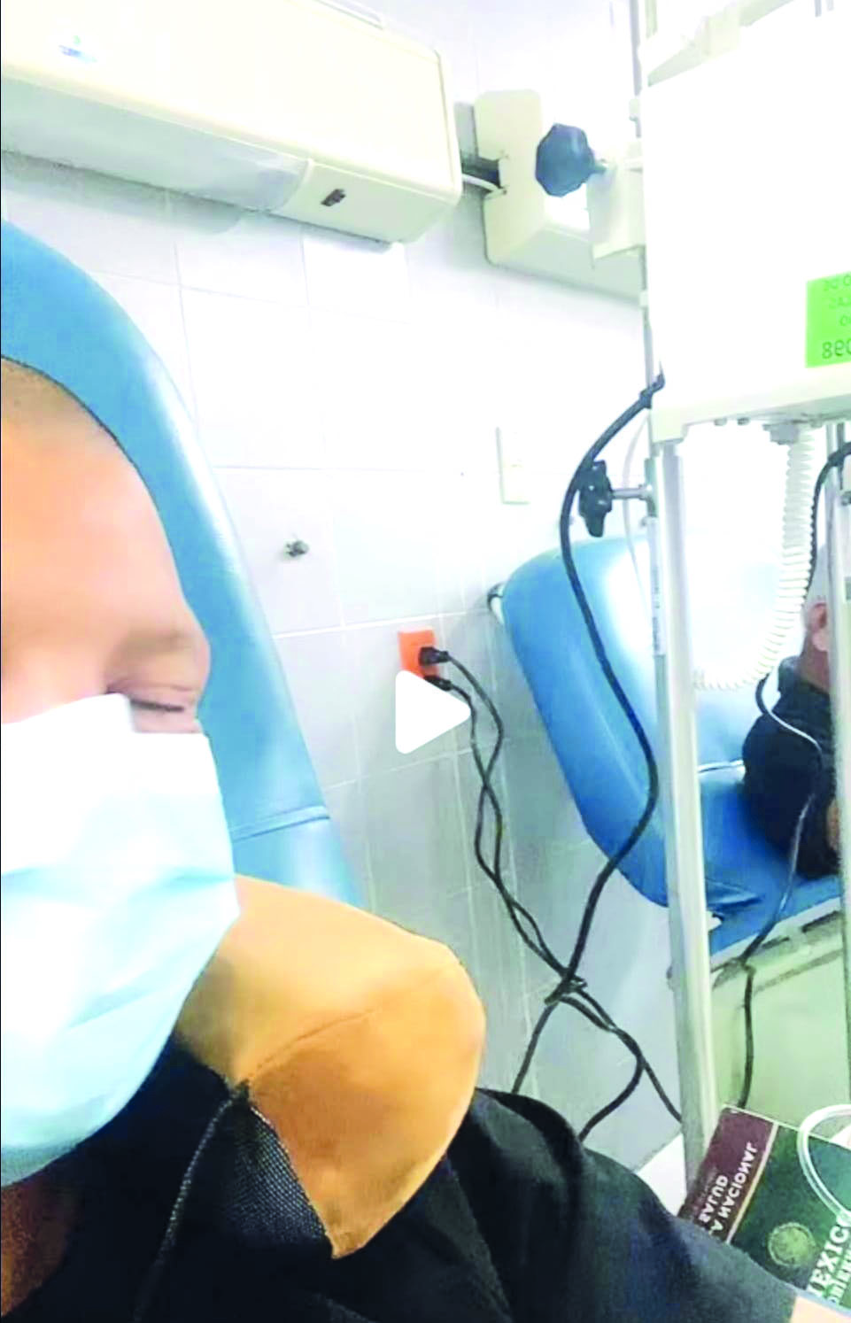 Le roban cartera mientras recibía su quimioterapia