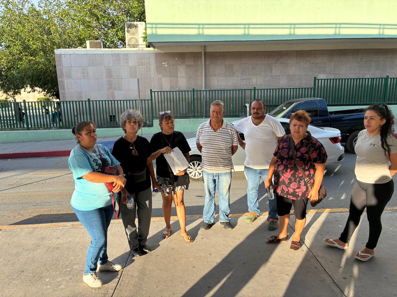 Se suman a protestas familiares de pacientes