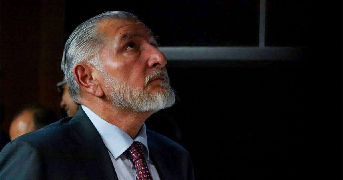 Se queda Morena sin líder en Senado