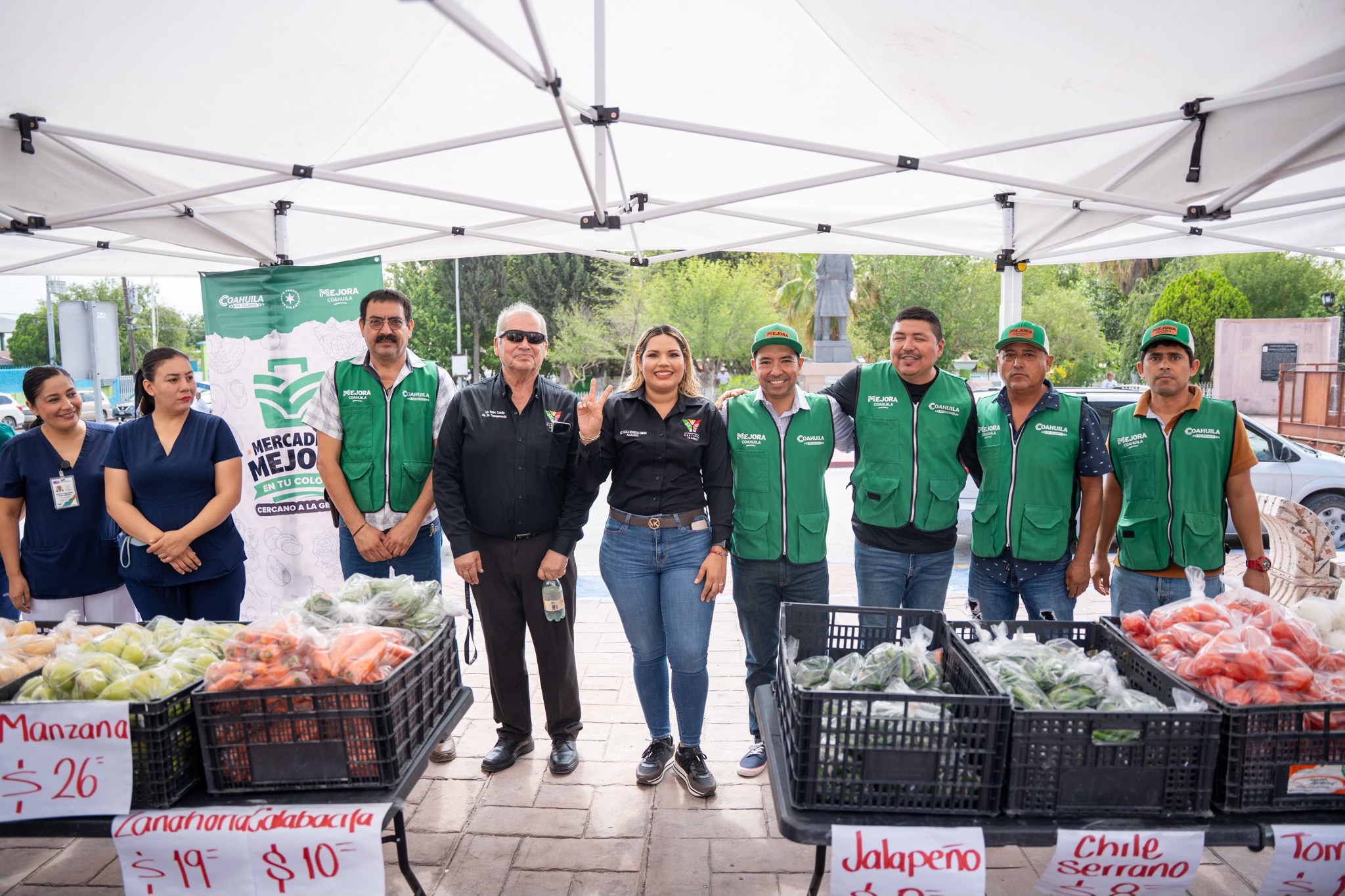 Con el “Mercadito Mejora” ayudamos a familias: Yesica