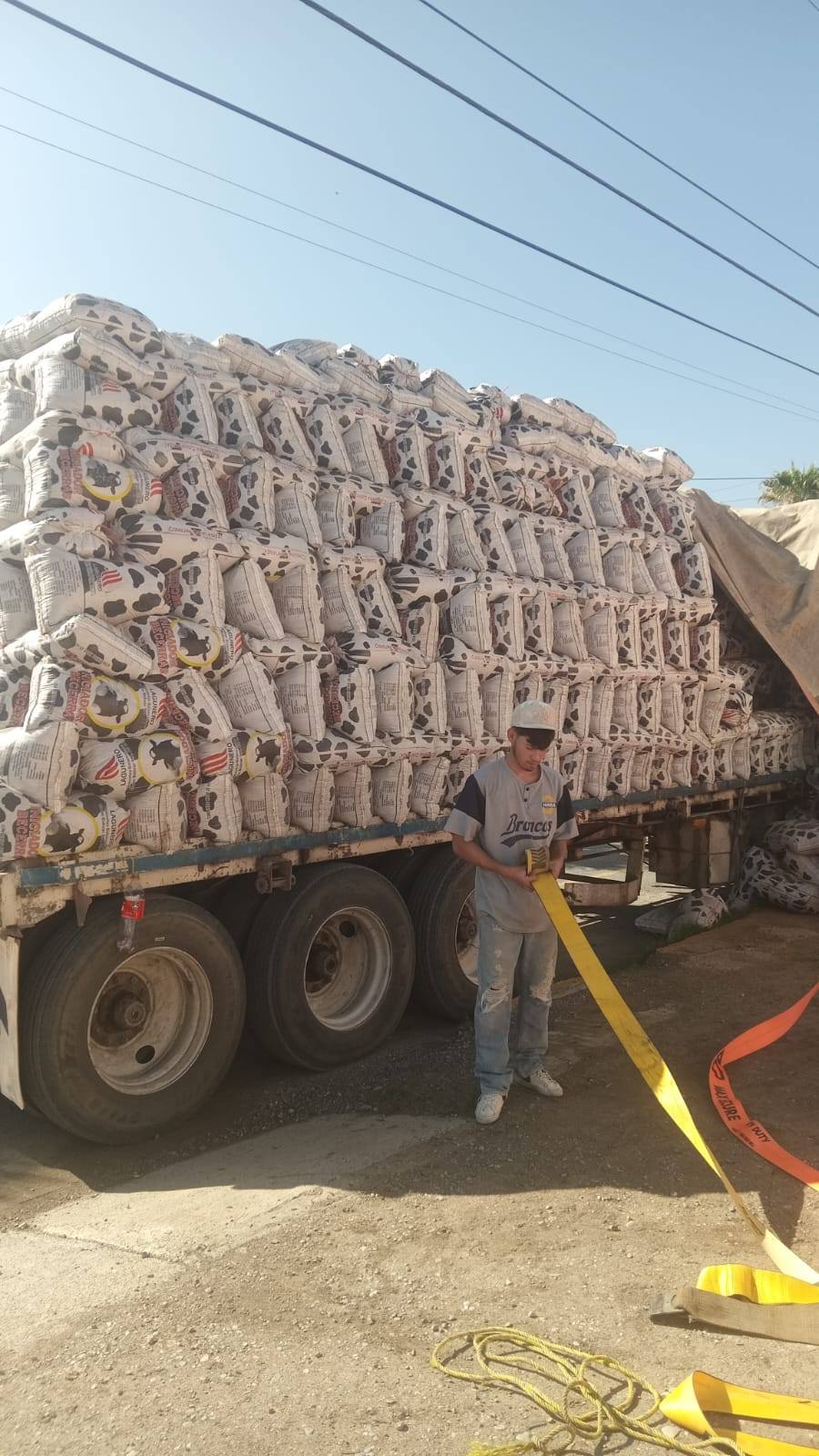 Apoya Yesica Sifuentes a ejidatarios castañenses