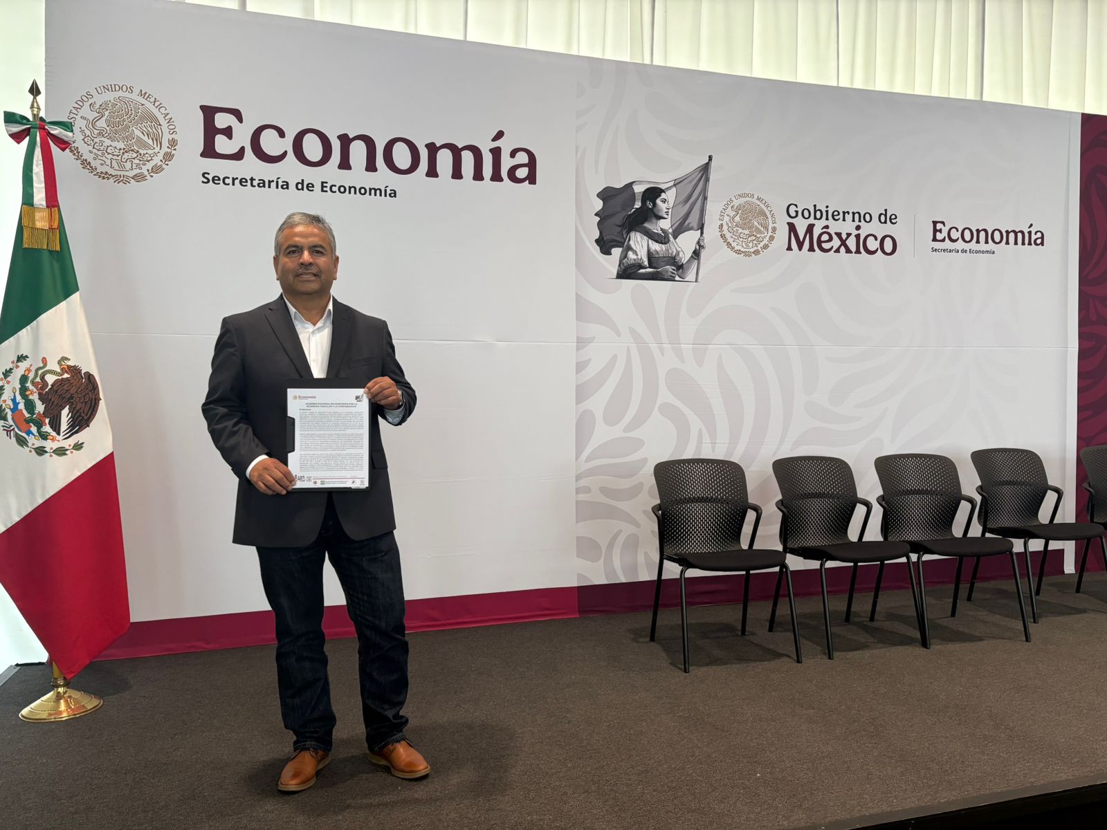 Firma Ciénegas por un futuro sostenible