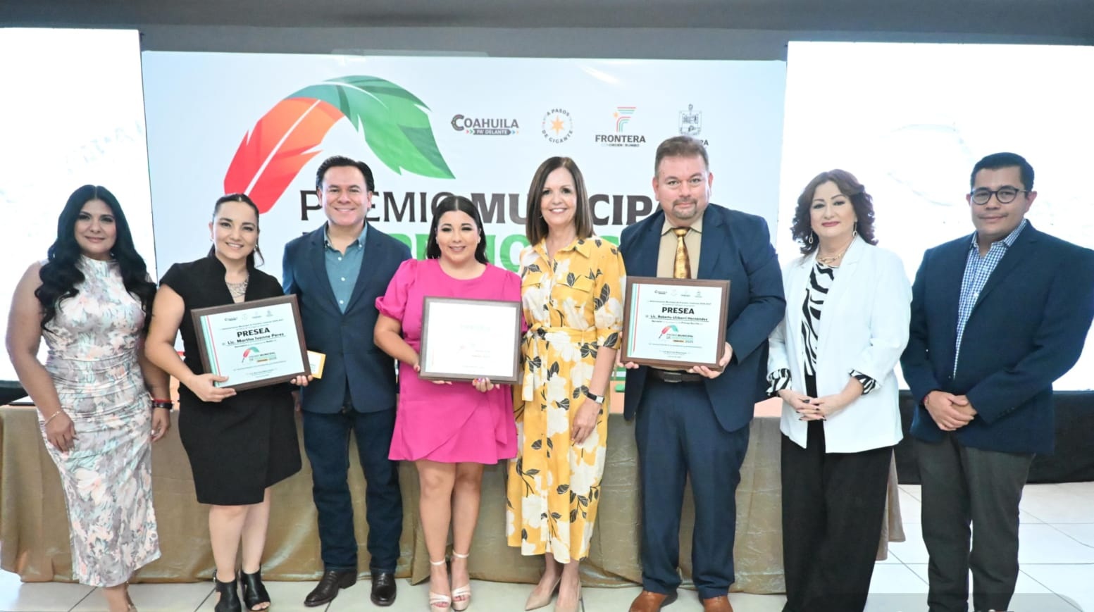 Reconoce Sari labor de medios