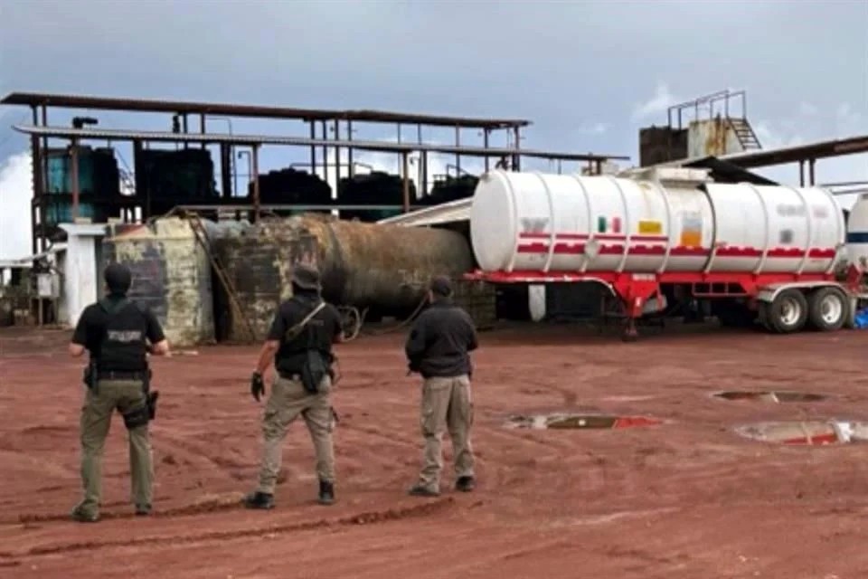 Decomisan casi un millón de litros de huachicol en Veracruz