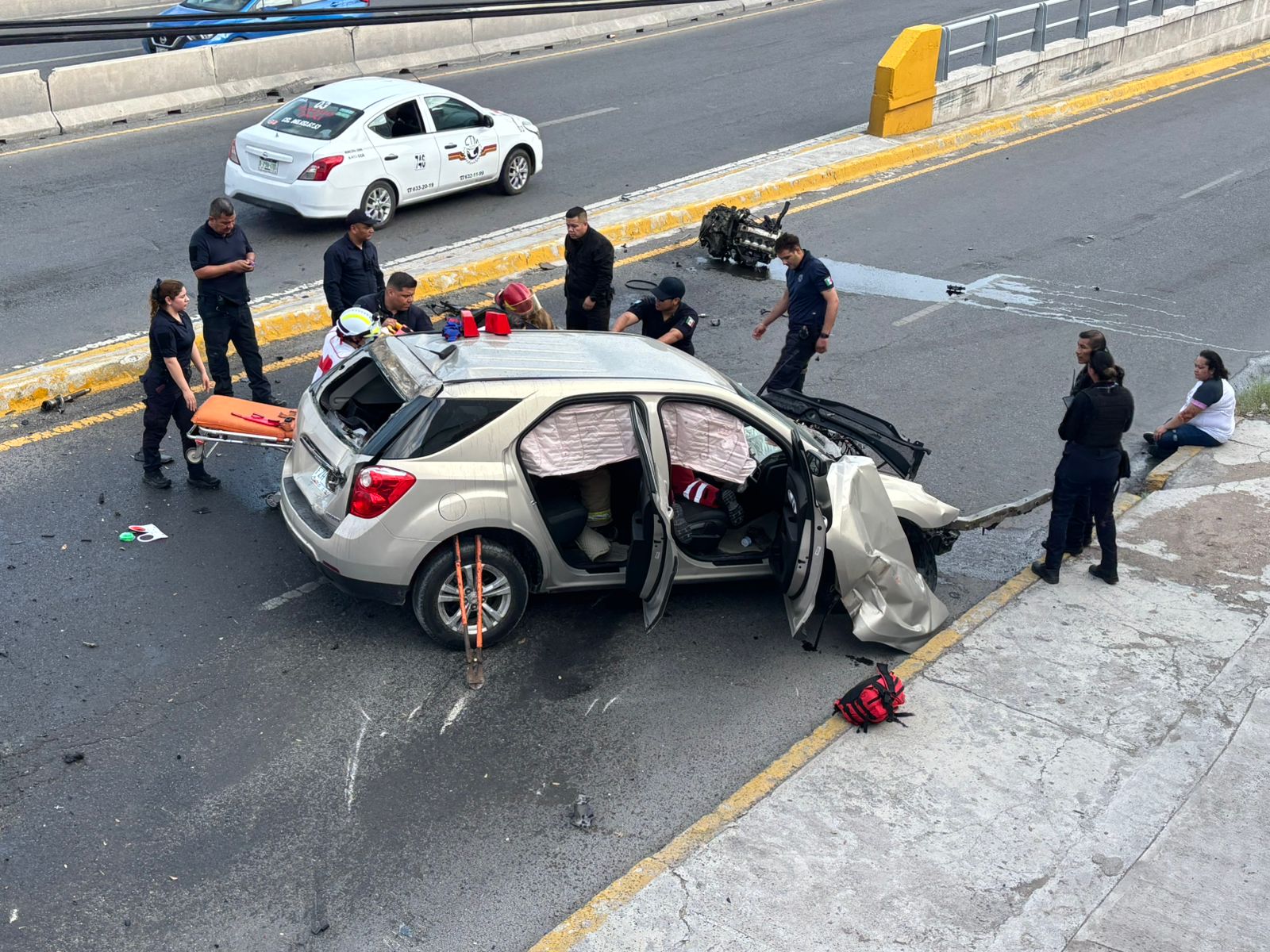 Se salvan de potente choque de camioneta