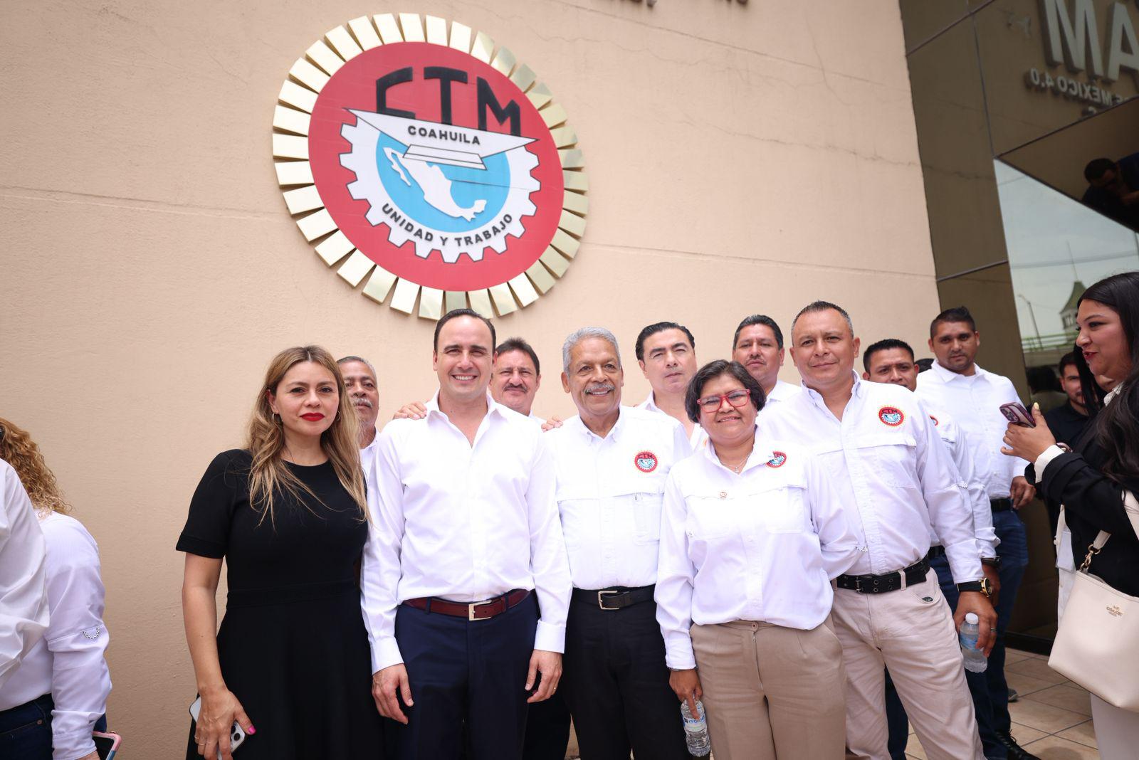 Profesionaliza Coahuila a líderes laborales: Manolo