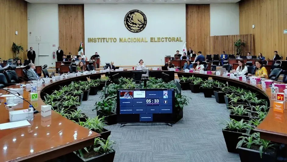 Baja INE multa por acordeones