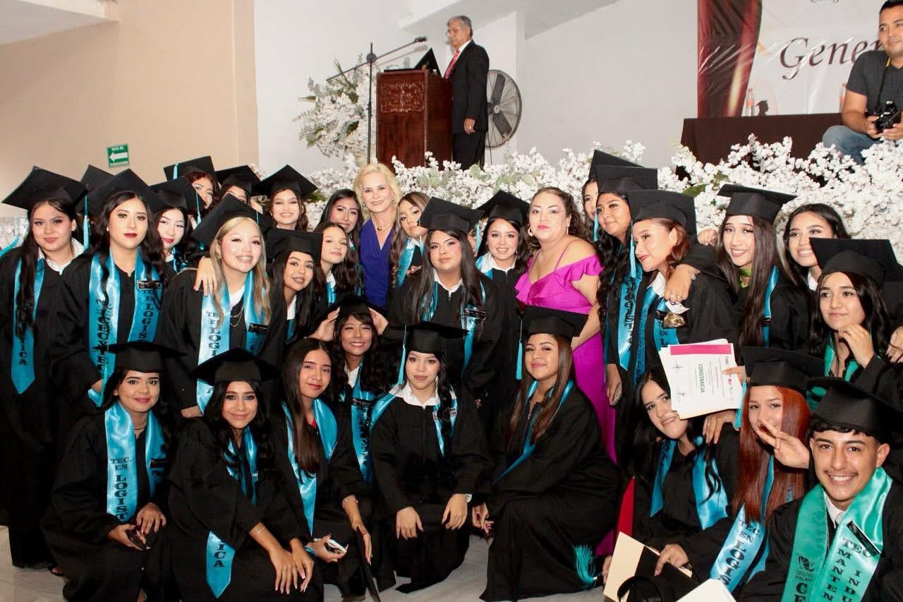 “Estudio es su arma más poderosa”: Laura  