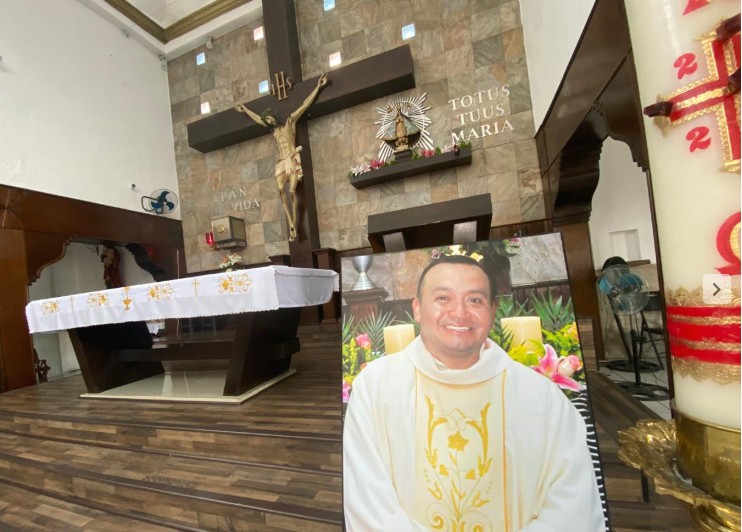 Dan de alta al padre Felipe Martínez