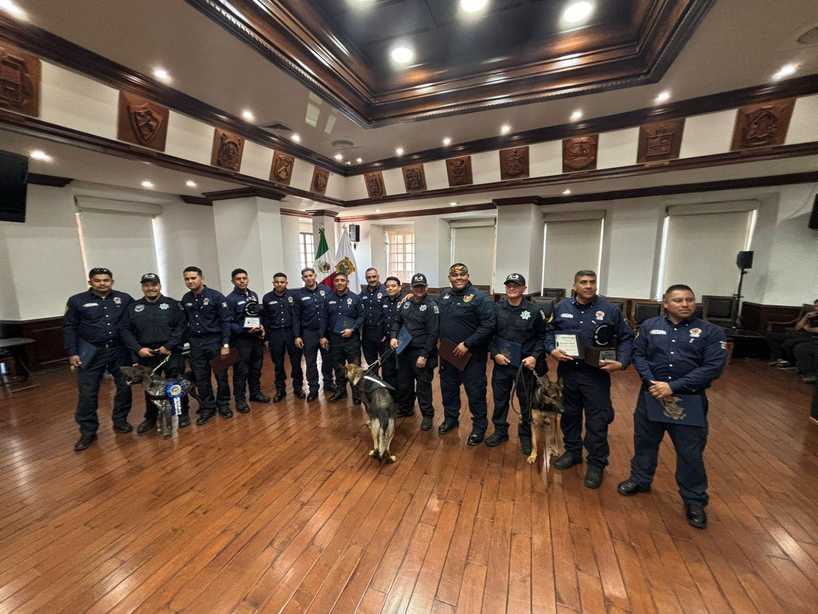 Reconocen a rescatistas de Coahuila su apoyo en Texas