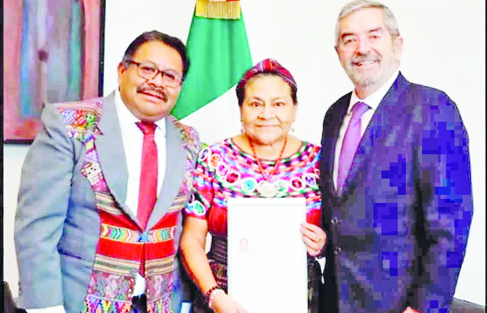 Dan nacionalidad a Rigoberta Menchú