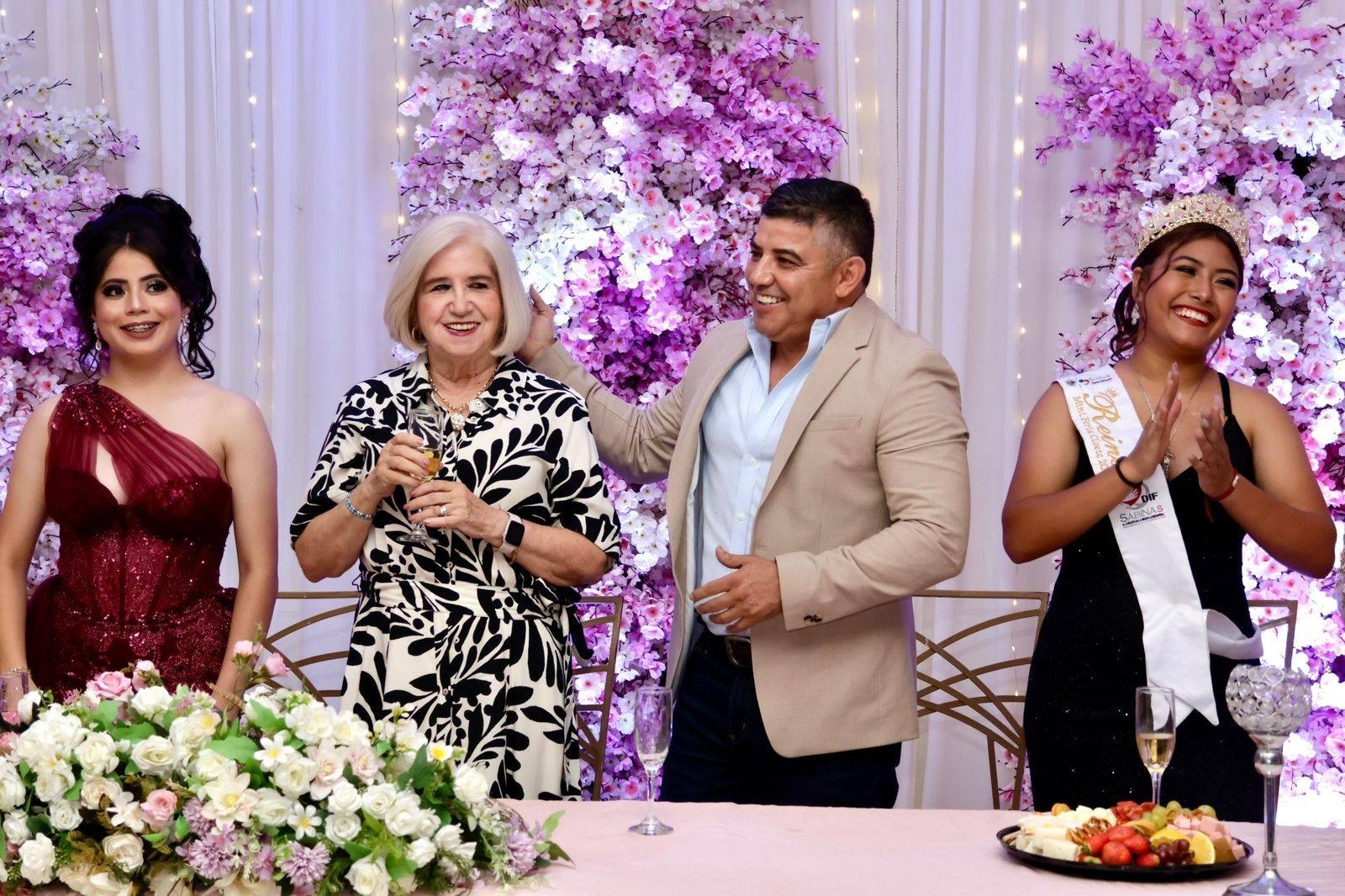 Coronan a Stephany I como reina de Cloete