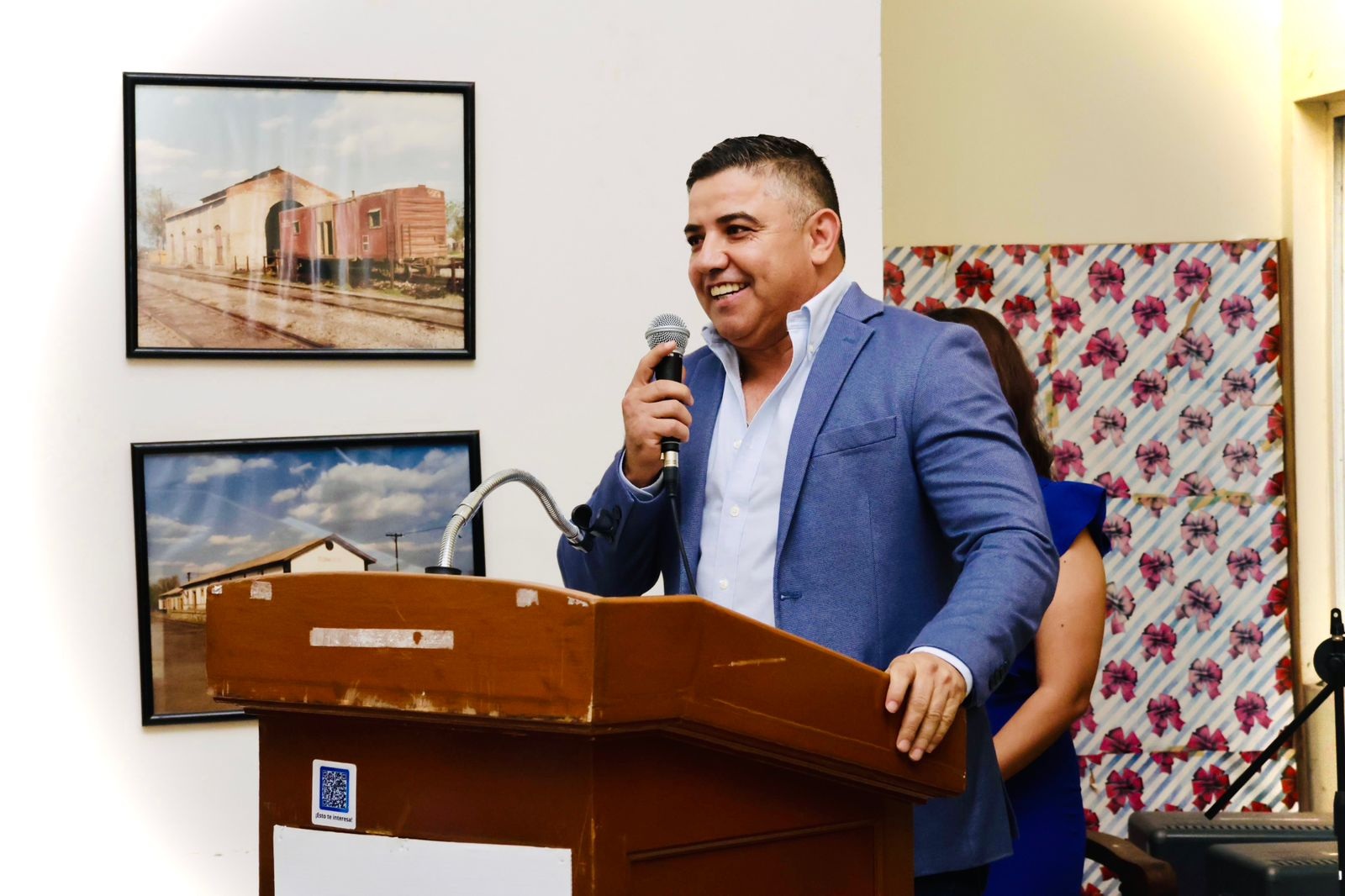 Refrenda Chano compromiso con la educación de Sabinas