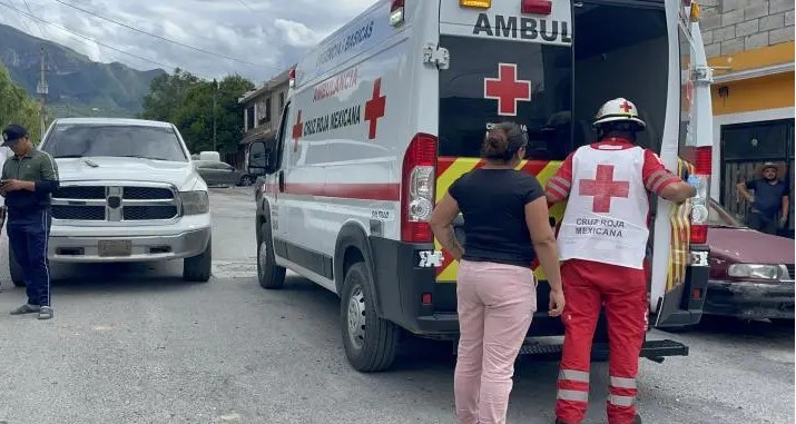 Arrolla camioneta a niño en bicicleta