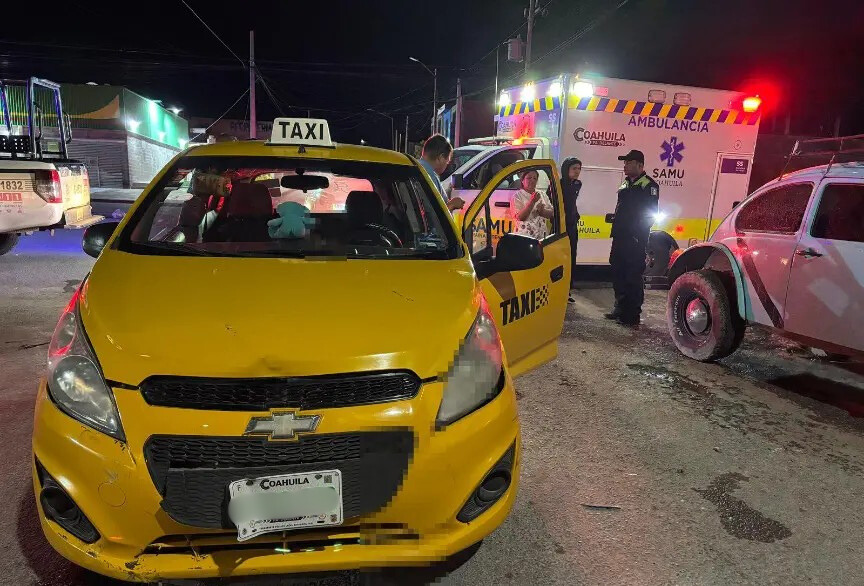 …Y taxi embiste a otro motociclista