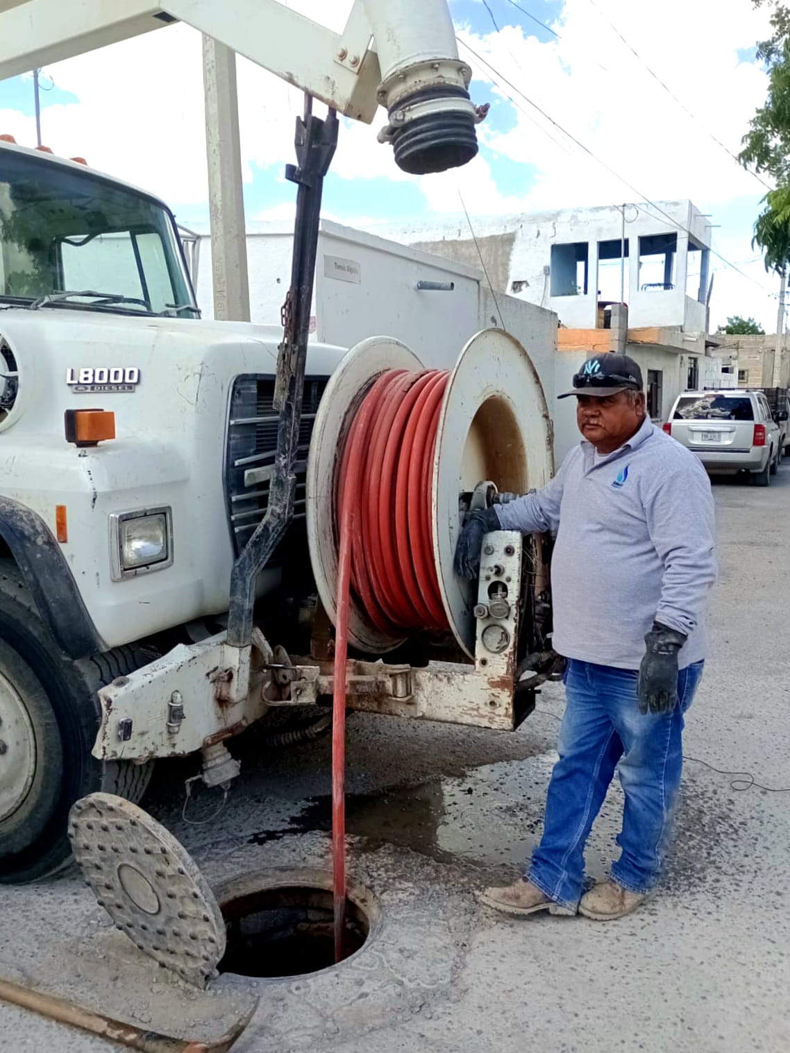 Fortalece SIMAS Parras acciones para mejorar la red de agua y drenaje
