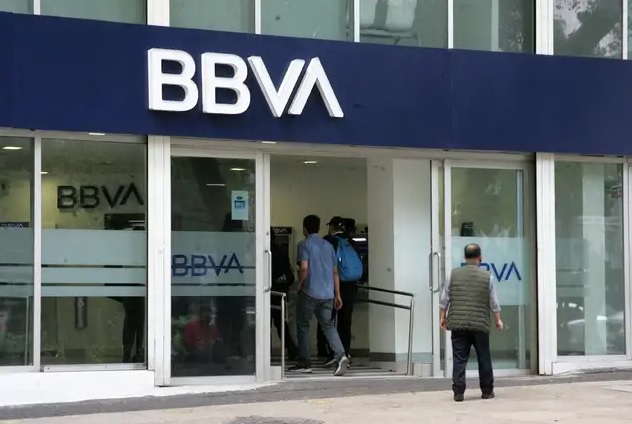 Transfiere BBVA ahorro personal a beneficencia