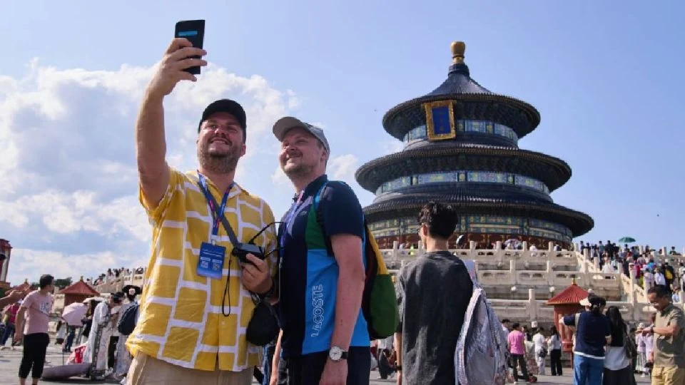 China impulsa el turismo: ciudadanos de 70 países podrán ingresar sin visa