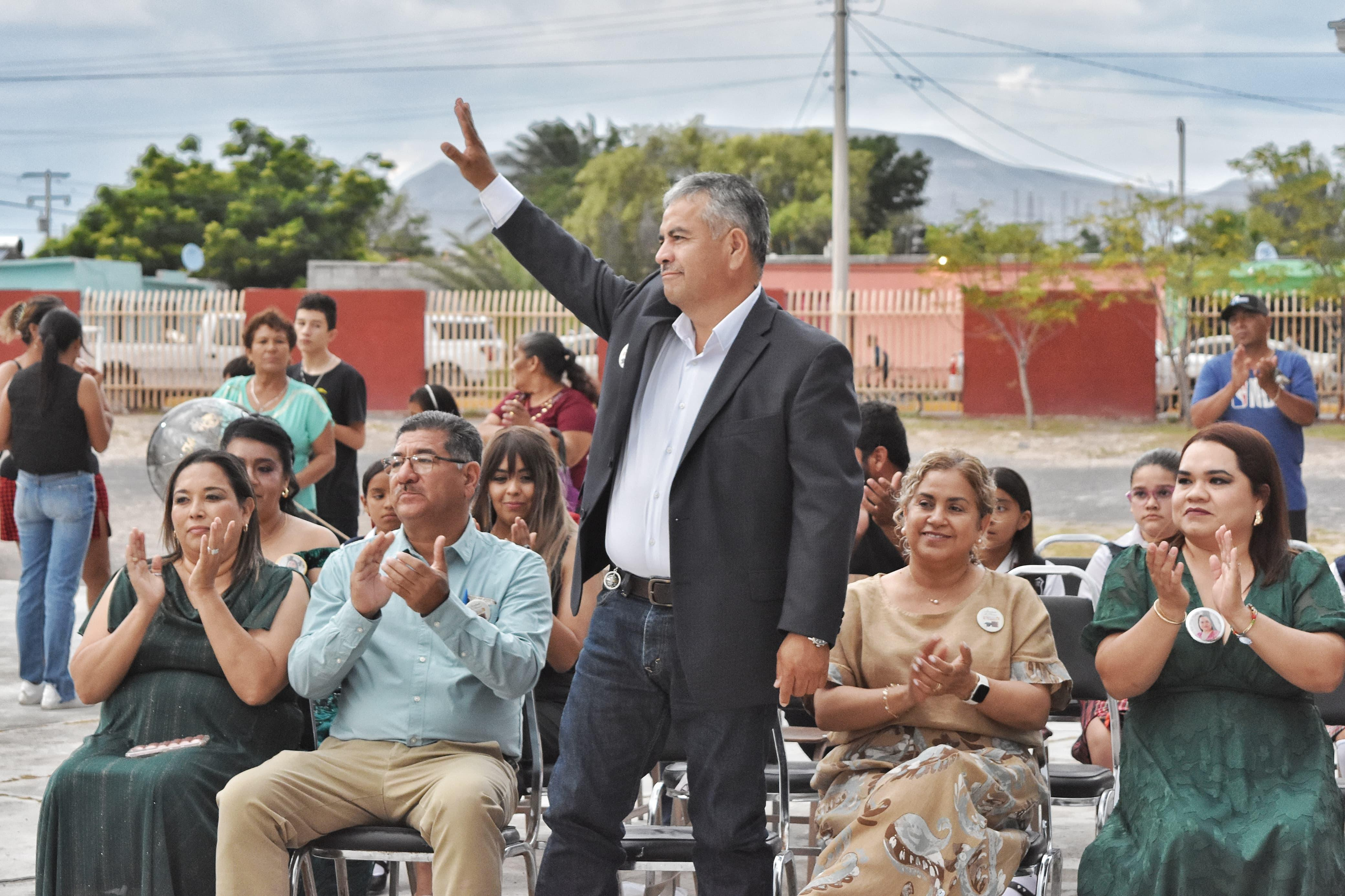 Víctor Leija: “La educación es el camino para transformar Cuatro Ciénegas”