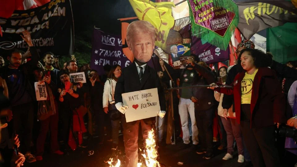 «Enemigo del pueblo»: protestan en São Paulo contra aranceles anunciados por Trump